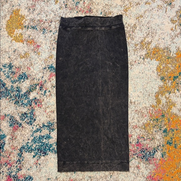 Hard tail ribbed pencil skirt - Picture 2 of 5